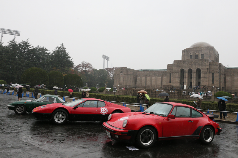 Illustration for article titled Scenes From The 2014 Tokyo Classic Car Festival